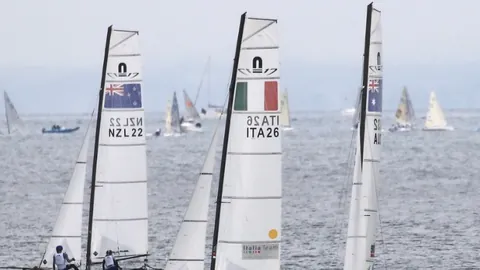 张稀哲34岁有望重返国足？邵佳一教练明确表态，球迷热议不断，惊喜频传！